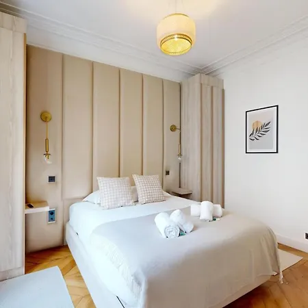 358 Madeleine - Superbe A Paris
