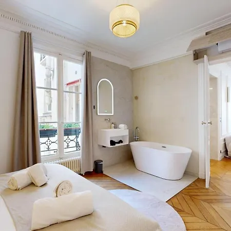 358 Madeleine - Superbe A * Paris